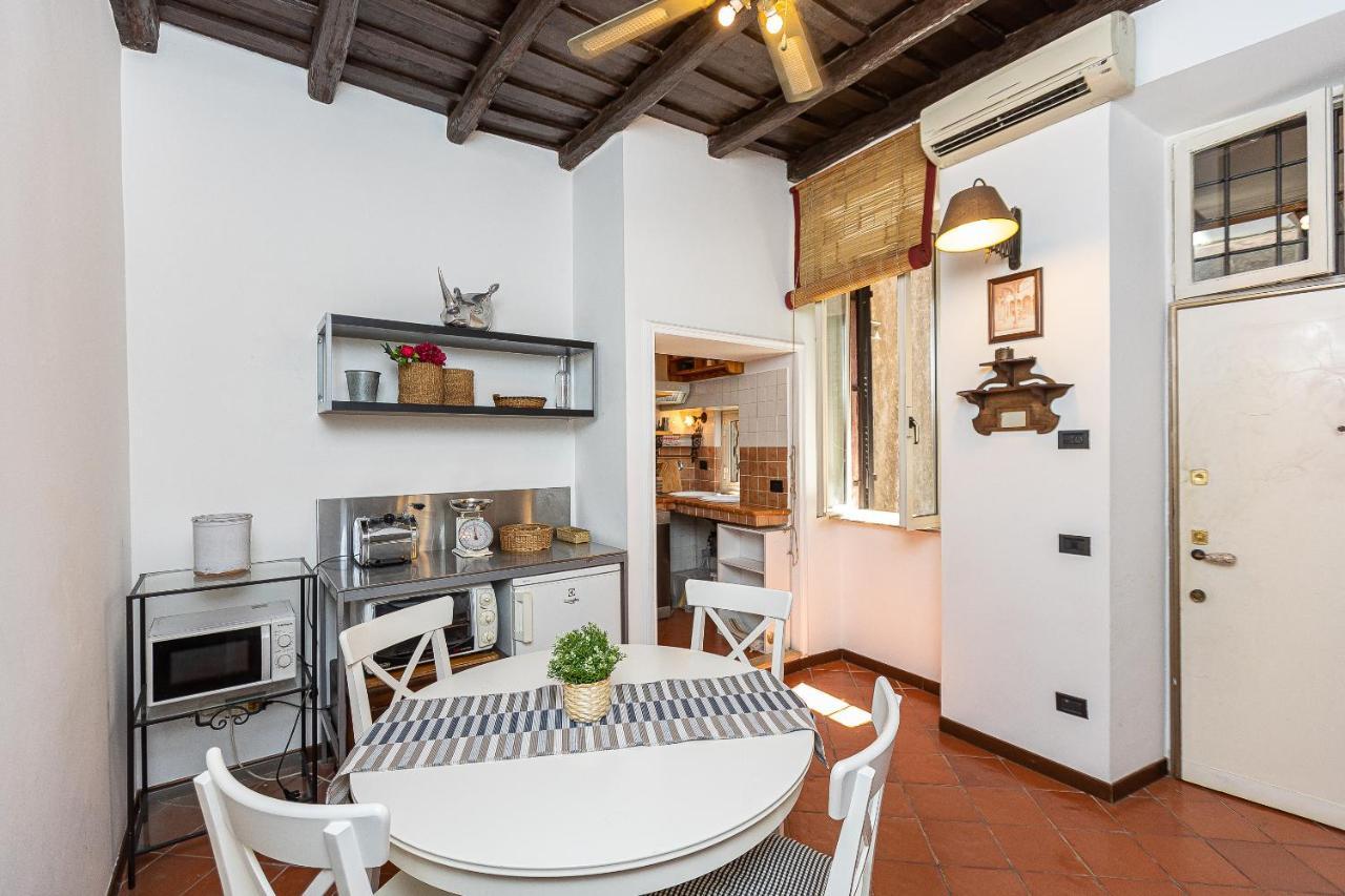 Apartment Lungaretta By In Rome